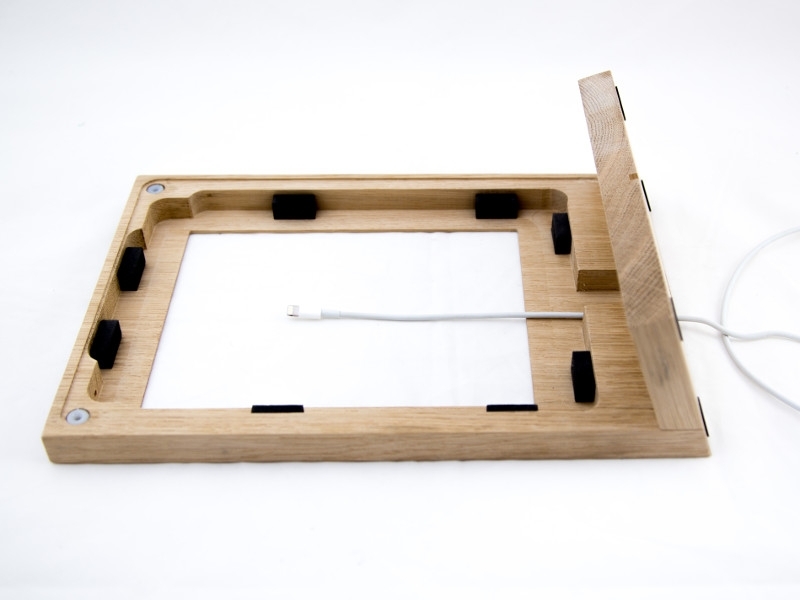 TabLines TTS032 Tablet Tischständer Apple iPad Pro 9.7, Eiche Kabelführung