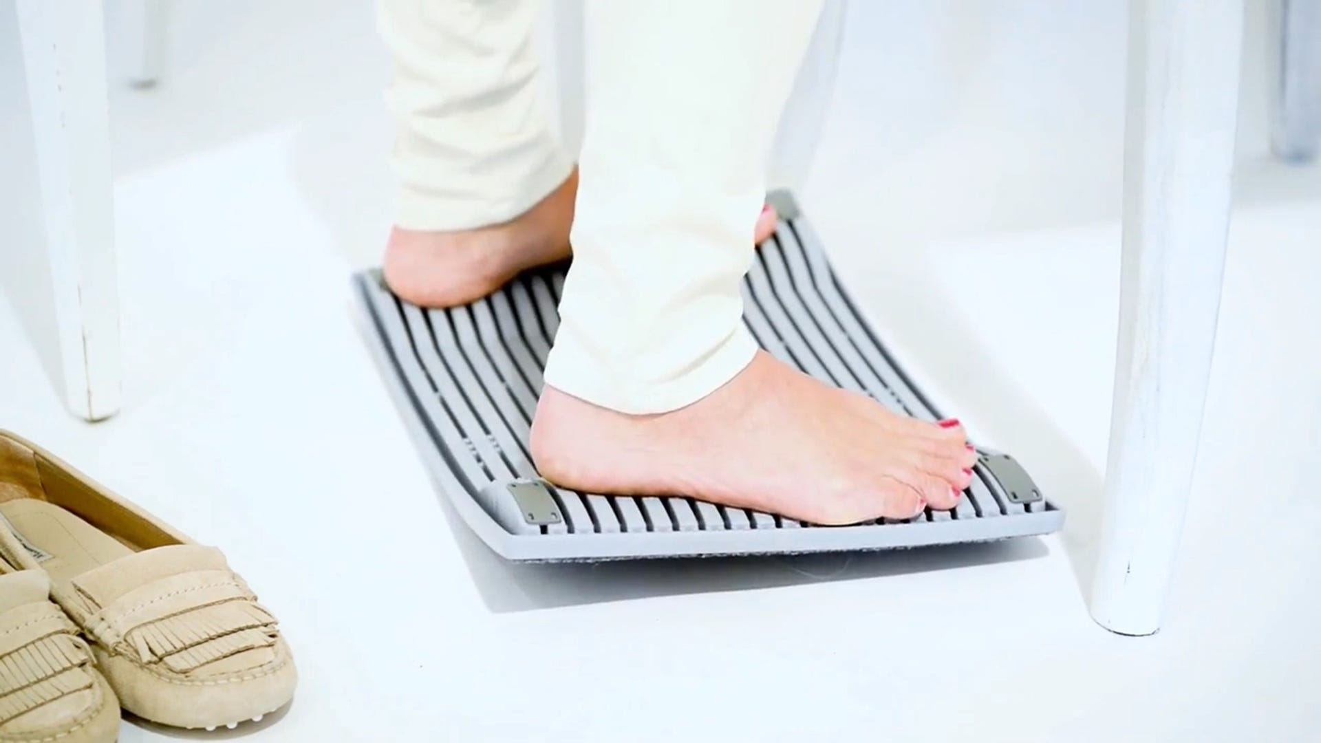 Gymba ergonomisches Aktivboard, anthrazit Anwendung auf Barfuß