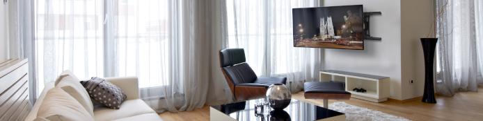 Schwenkbare TV Wandhalterung für 10 - 36 Zoll Fernseher / Monitore